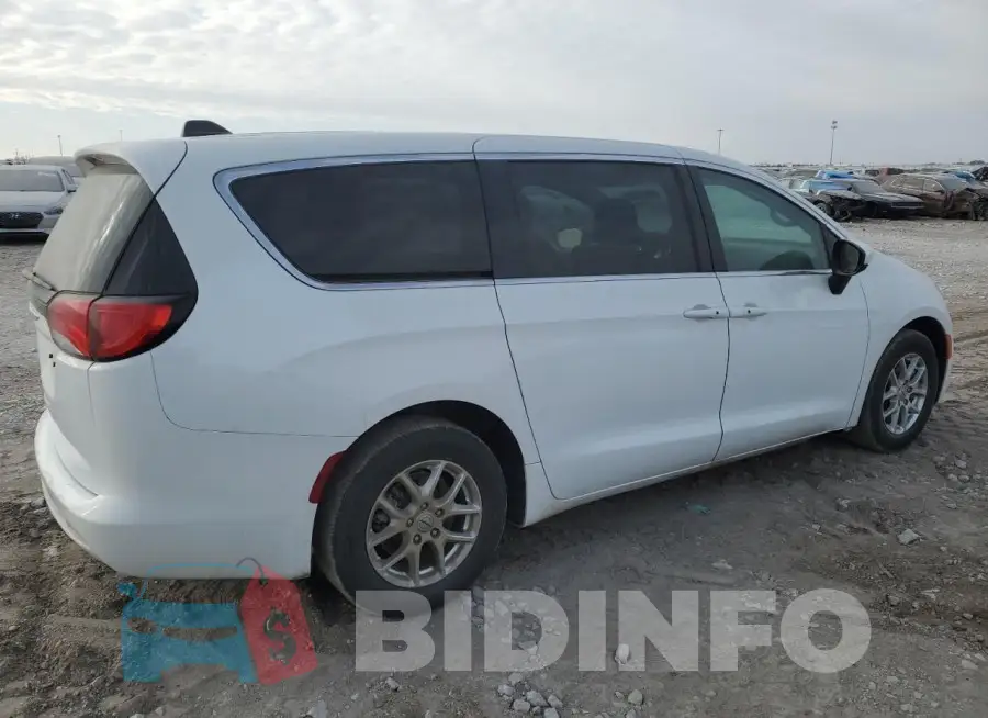 2C4RC1CG1NR103406 Photo# 3