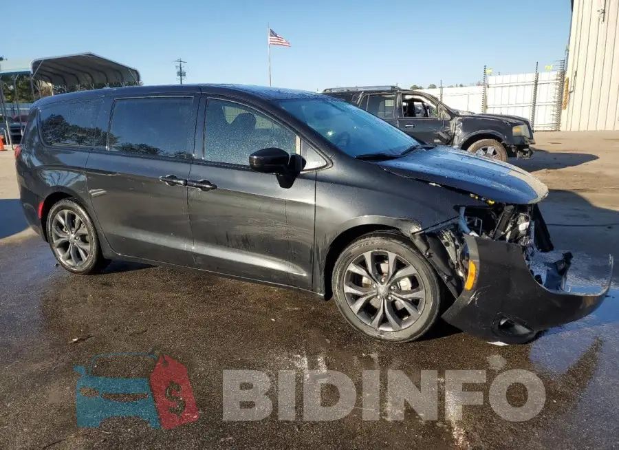 2C4RC1FG0LR149155 Photo# 4