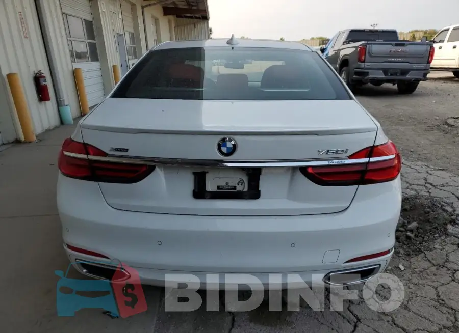 WBA7F2C57JG424443 Photo# 6