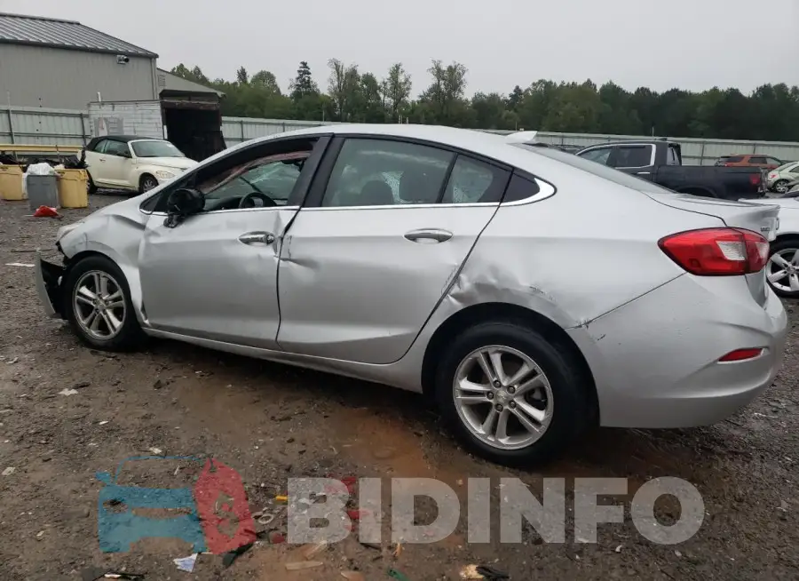 1G1BE5SM2J7135232 Photo# 2
