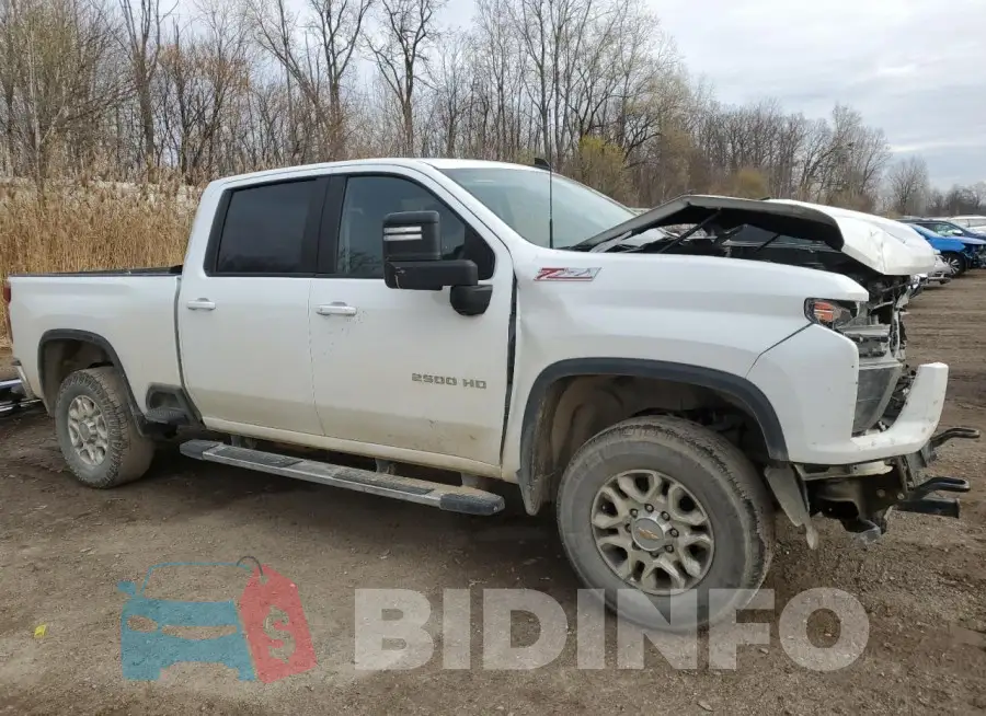 1GC1YNE72PF209196 Photo# 4