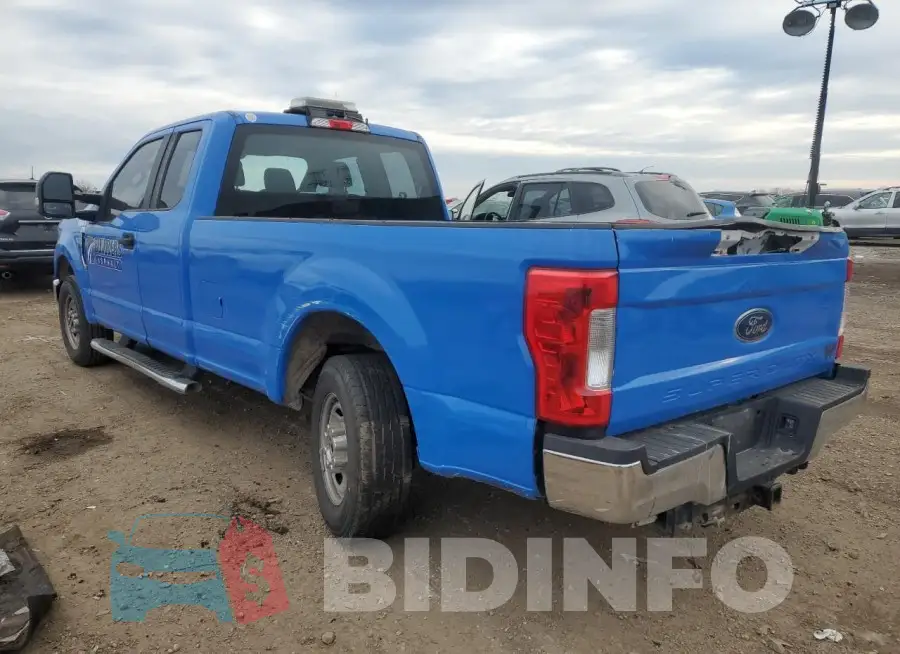 1FT7X2A62HED83723 Photo# 2