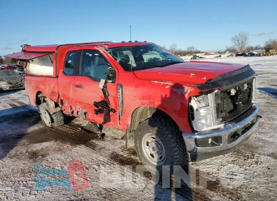 1FT7X2BA2REE75404 Photo# 4