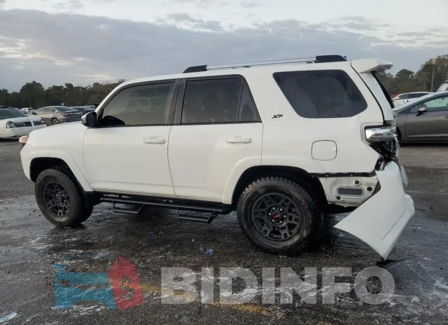 JTEEU5JR1M5231868 Photo# 2