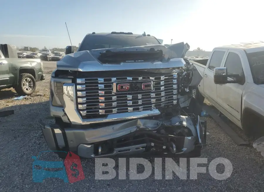 1GT49REY9RF451772 Photo# 5