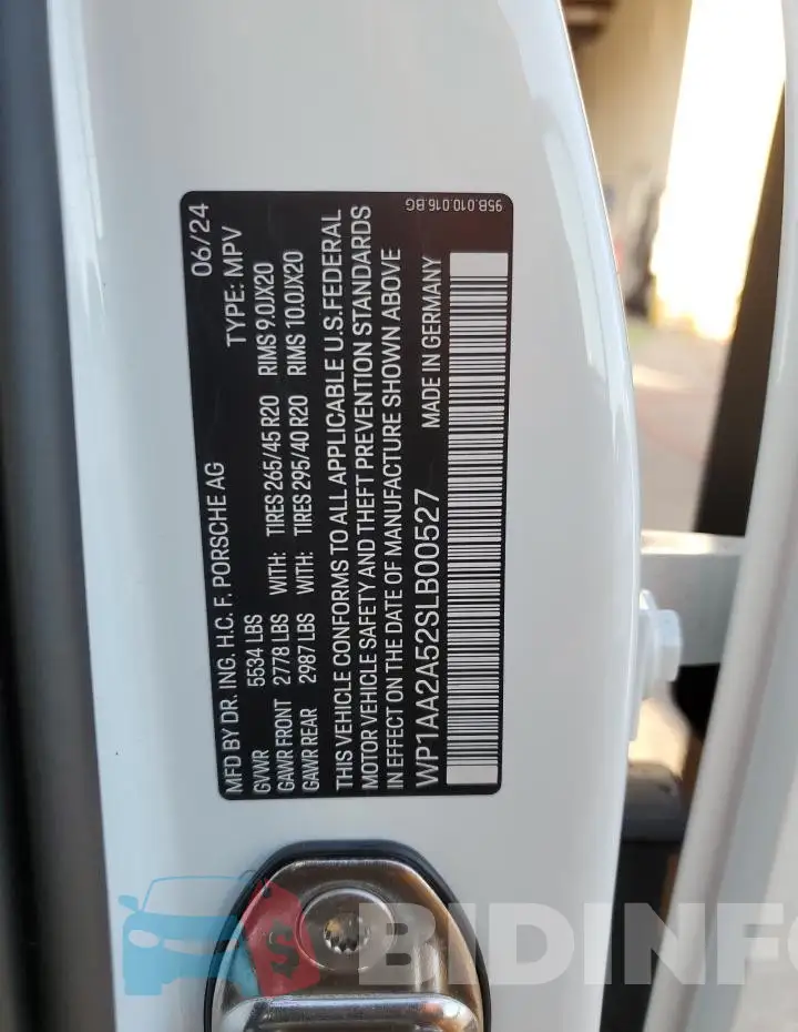 WP1AA2A52SLB00527 Photo# 14
