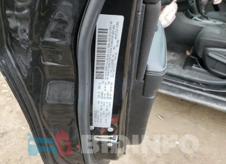 1C4PJLCB1GW370567 Photo# 13