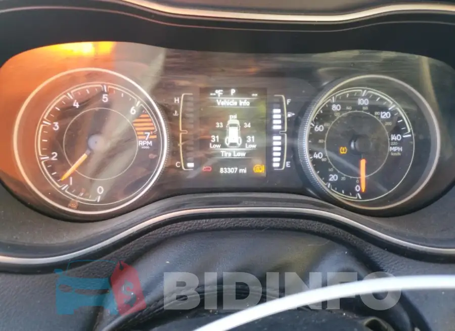 1C4PJLCB4KD290457 Photo# 9