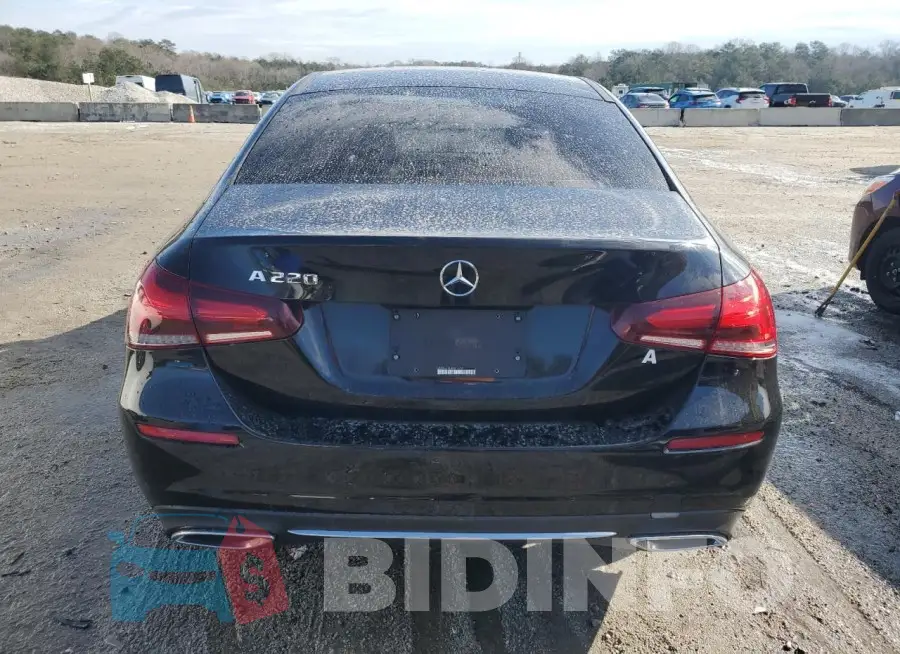 WDD3G4EB9KW015225 Photo# 6