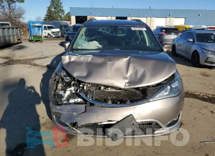 2C4RC1BG5HR752258 Photo# 5