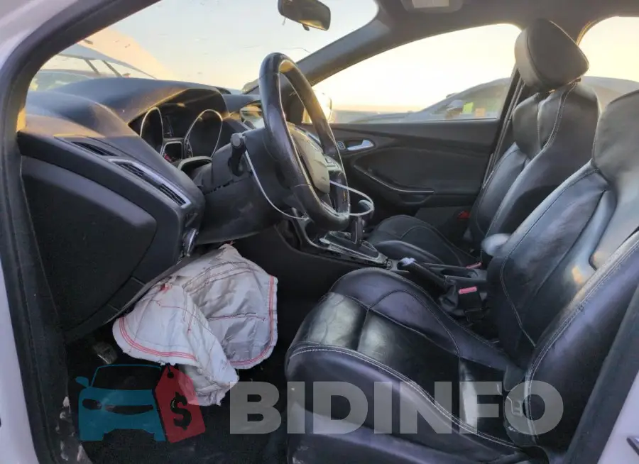 1FADP3L95GL362977 Photo# 7
