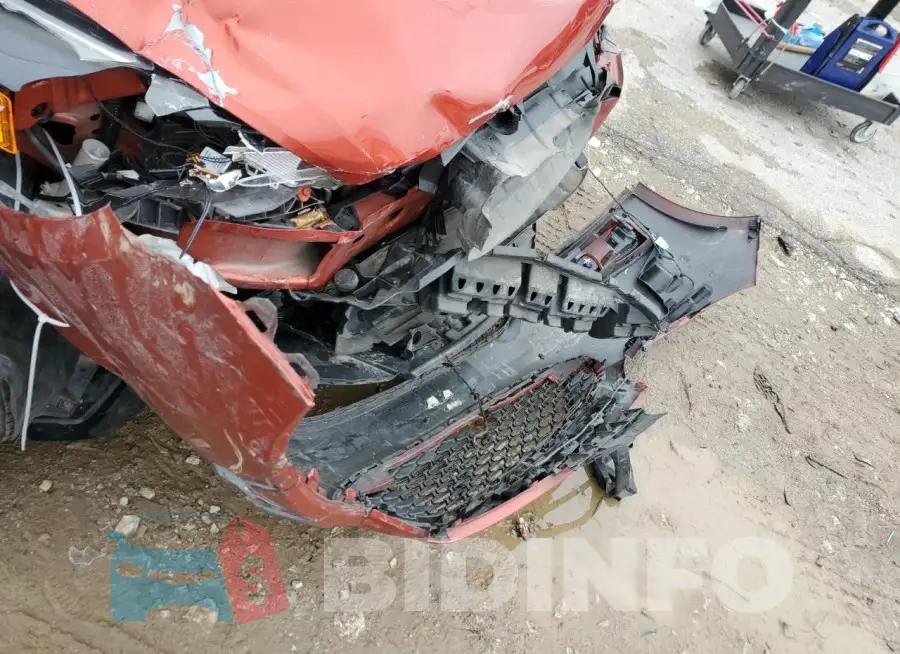 1FADP3M2XJL310429 Photo# 13