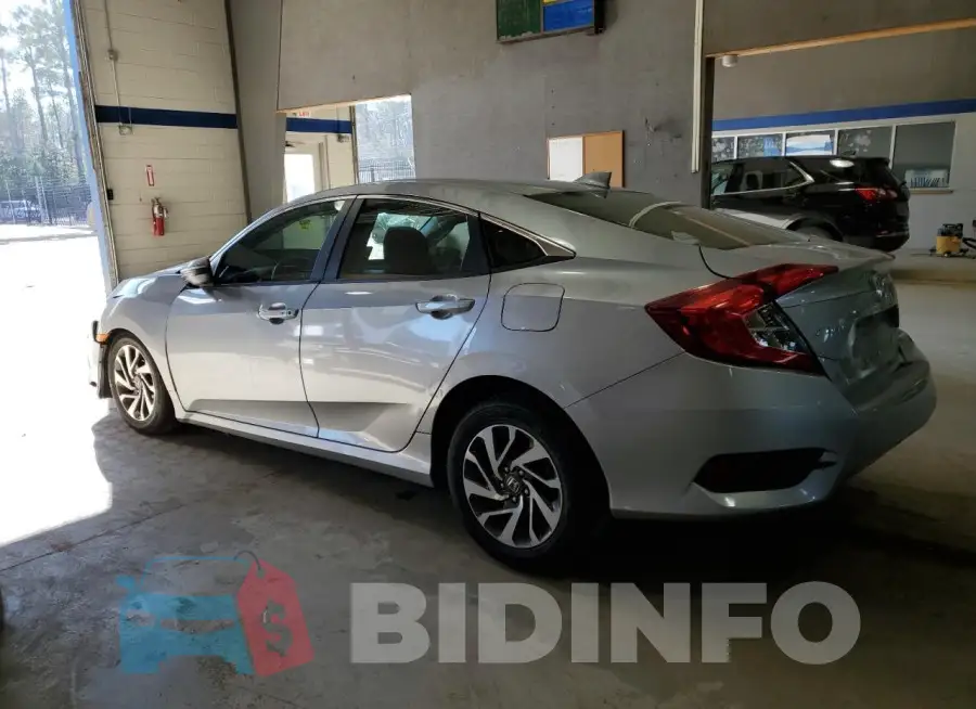 19XFC2F70HE055195 Photo# 2