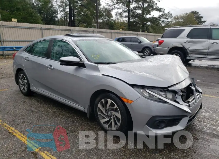 19XFC2F80HE005678 Photo# 4