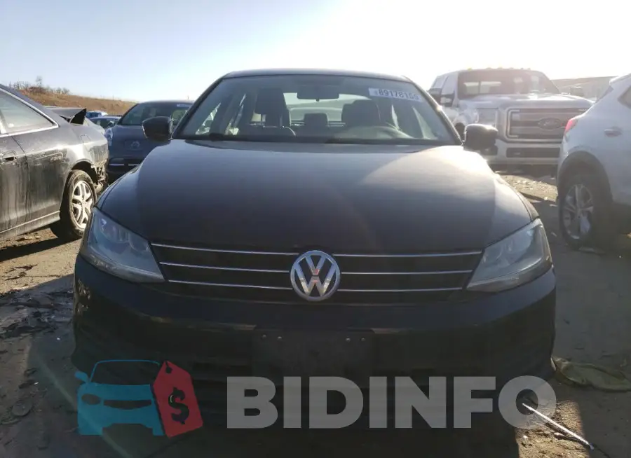 3VW167AJ7HM235780 Photo# 5