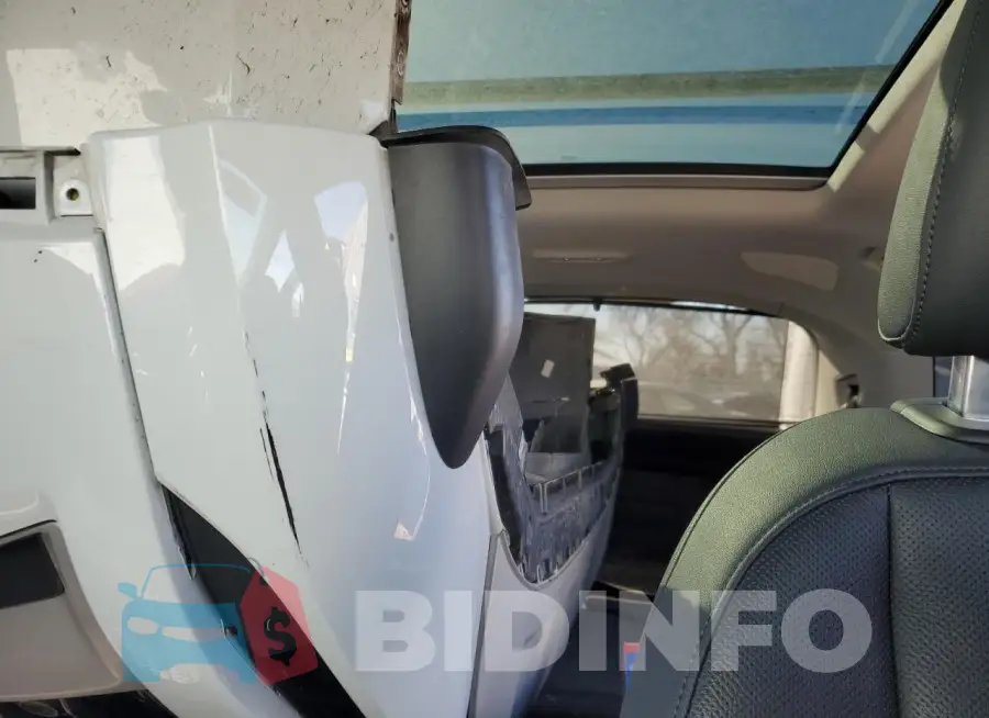 WA1LXBF75PD000615 Photo# 10