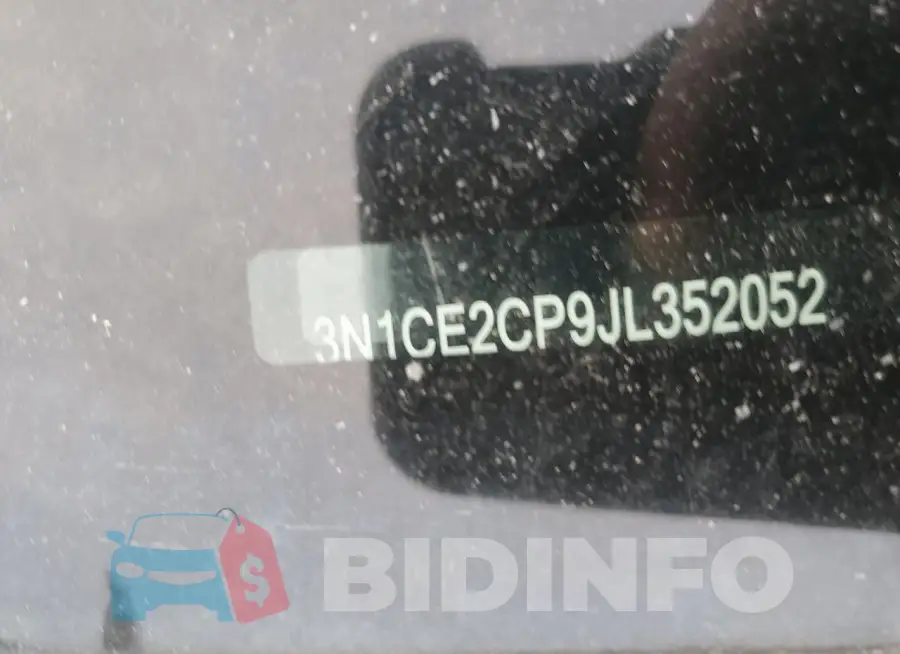 3N1CE2CP9JL352052 Photo# 12