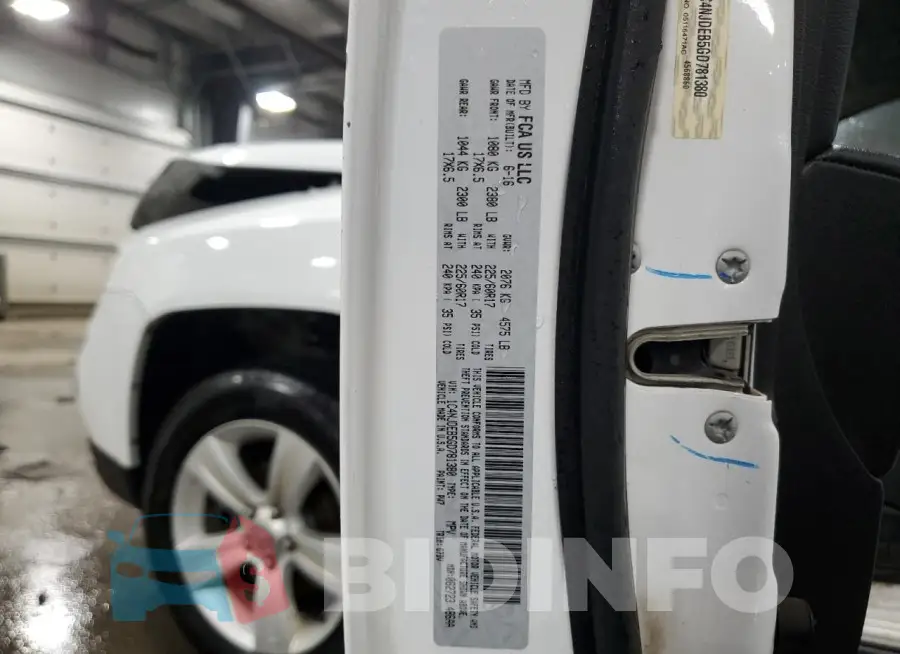 1C4NJDEB5GD781380 Photo# 13