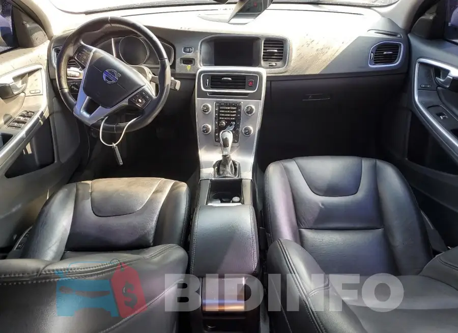 LYV402TKXHB141621 Photo# 8
