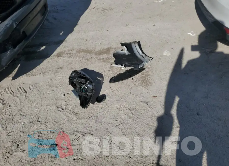 1FADP3F21HL208721 Photo# 12
