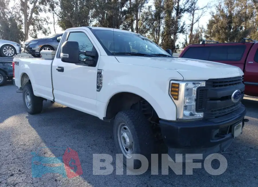 1FTBF2B60KEF17227 Photo# 4