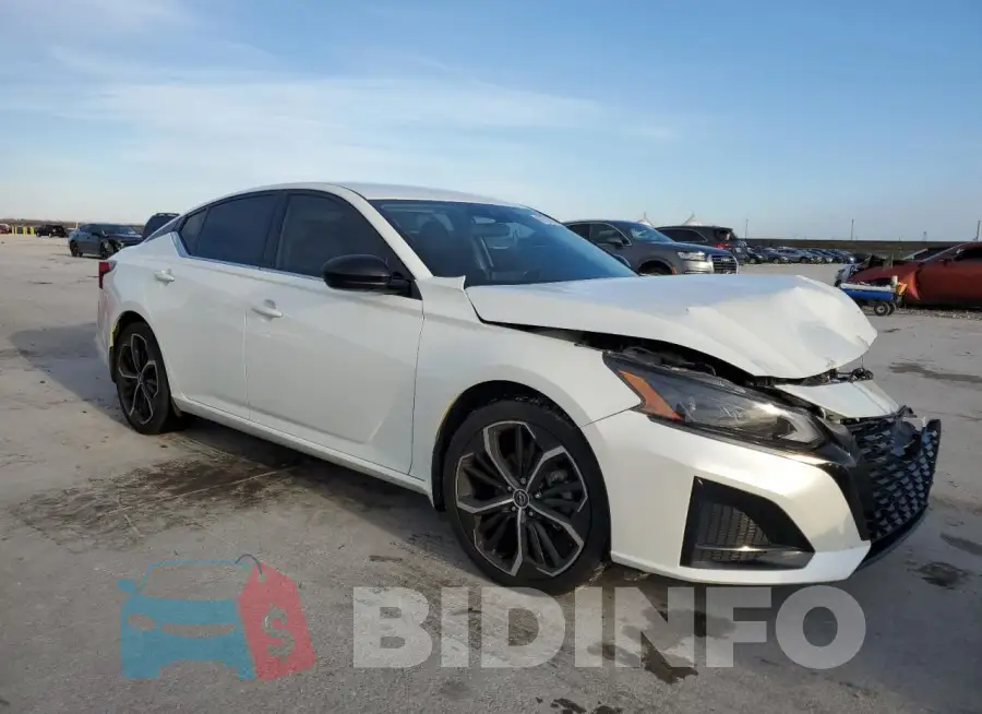 1N4BL4CV3PN328952 Photo# 4