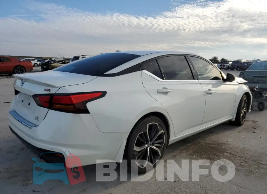 1N4BL4CV3PN328952 Photo# 3