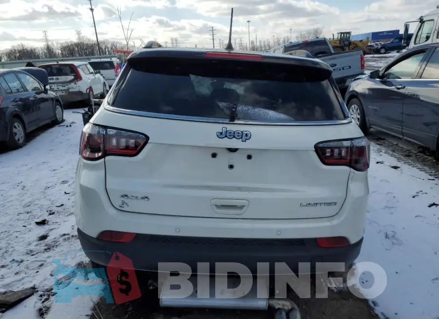 3C4NJDCB4MT539656 Photo# 6