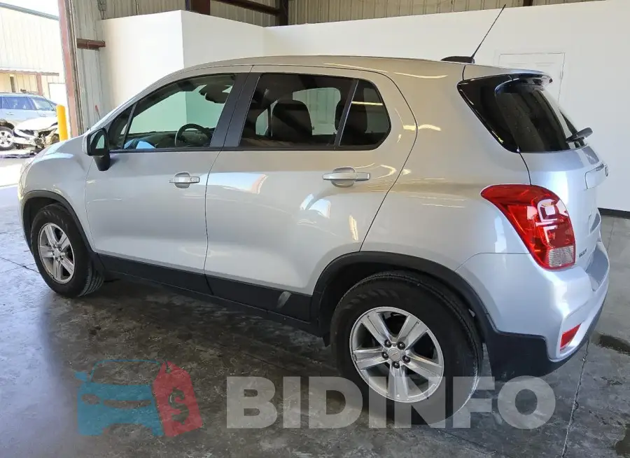 KL7CJKSM2NB526841 Photo# 2