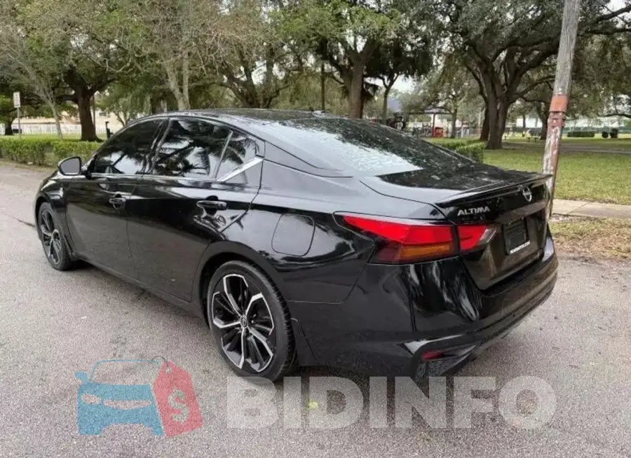1N4BL4CV5PN310887 Photo# 3