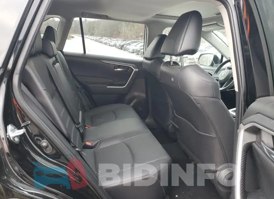 2T3A1RFV8RC400732 Photo# 11
