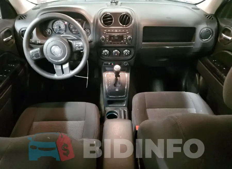 1C4NJRBB5HD173250 Photo# 8