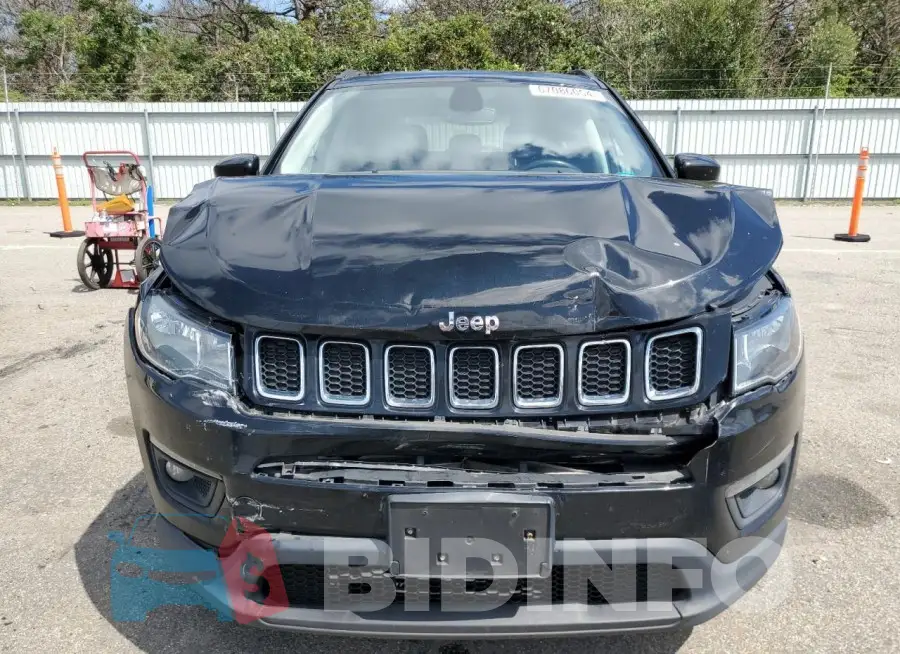 3C4NJDBB1KT748724 Photo# 5