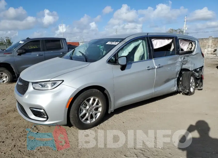 2C4RC1BG3RR134048 Photo# 1