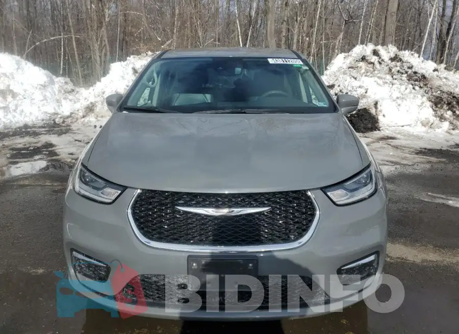 2C4RC1L79NR164065 Photo# 5