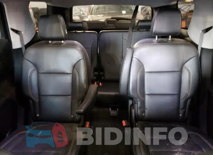 1GNEVHKW7JJ159334 Photo# 10
