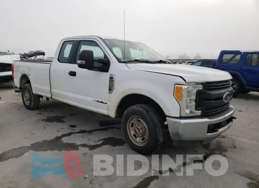 1FT7X2A61HEC90630 Photo# 4