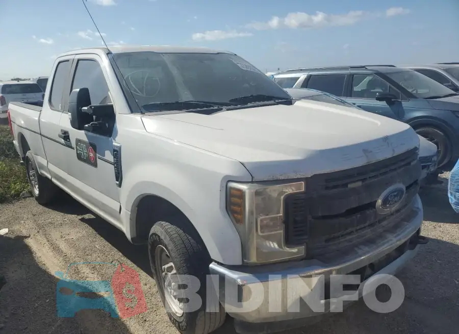 1FT7X2A6XKED16231 Photo# 2