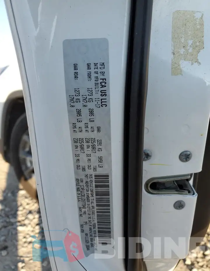 1C4PJLCB1JD577348 Photo# 13