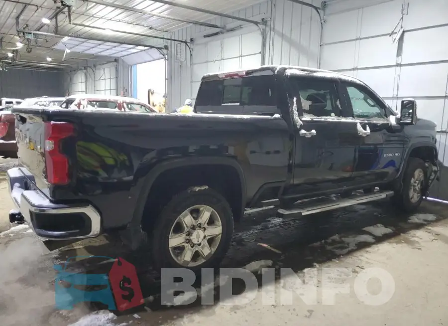 1GC4YPE7XLF101914 Photo# 3