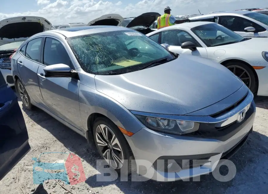 19XFC1F30HE007638 Photo# 4