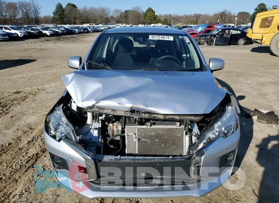 ML32AUHJ9MH013477 Photo# 5