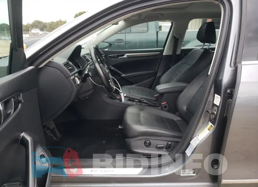 1VWGT7A36HC073775 Photo# 7
