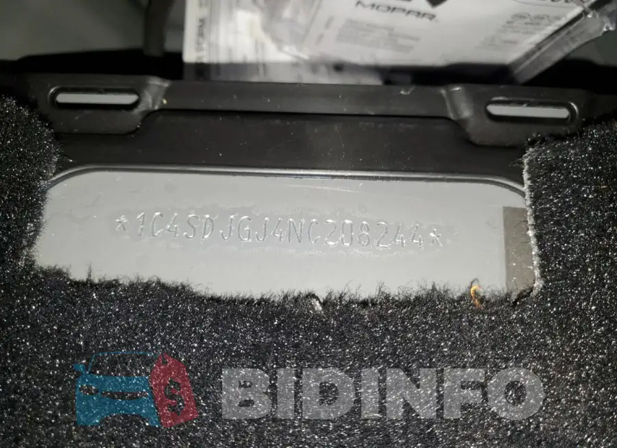 1C4SDJGJ4NC208244 Photo# 13