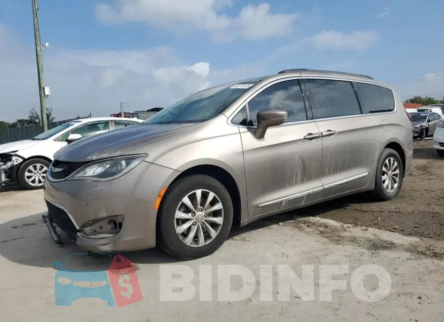 2C4RC1BG2HR710436 Photo# 1