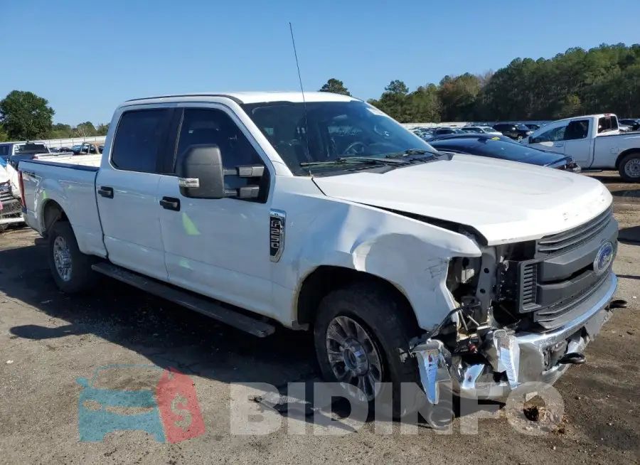 1FT7W2B64JEB47419 Photo# 4