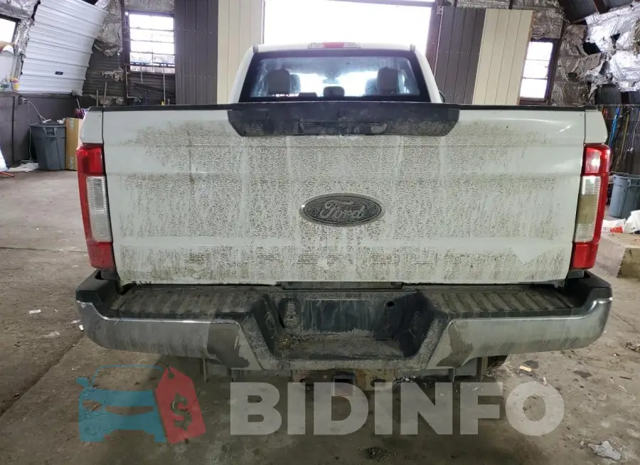 1FT7X2BT6JEB80926 Photo# 6