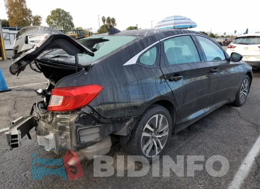 1HGCV3F17MA018772 Photo# 3