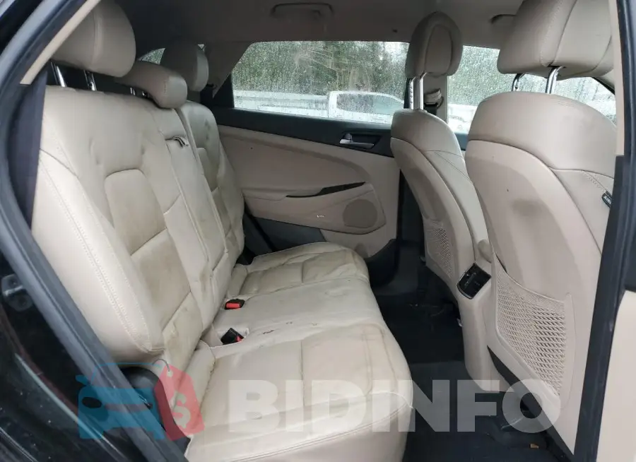 KM8J33A42HU479374 Photo# 11