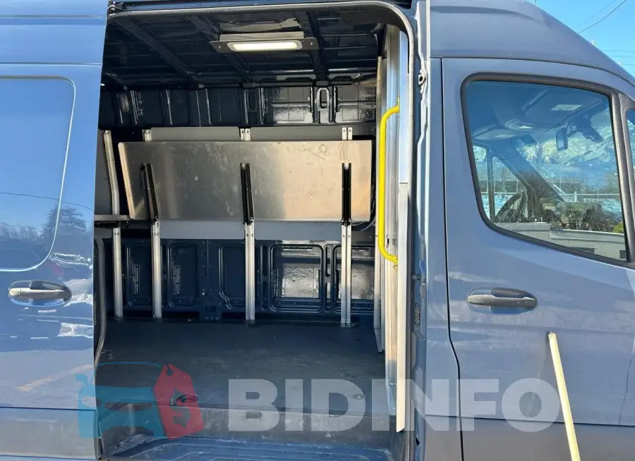 WD4PF1CD4KP140764 Photo# 9